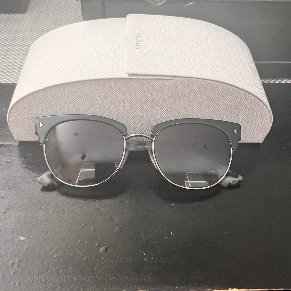 Authentic Prada Sunglasses SPR 08Q ROK-0A7 140 2N NWOT see description